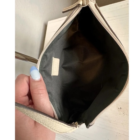 GUCCI Leather Handbag - Picture 8 of 10